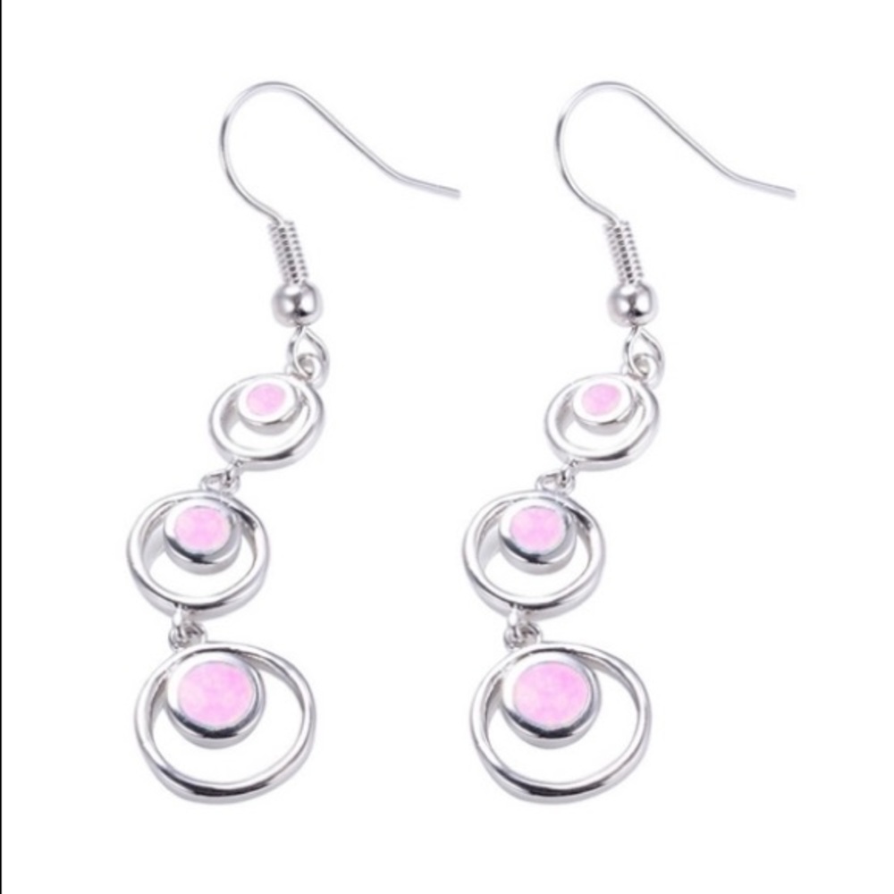 ☀️2/$36☀️Pink Opal Silver Dangle Earrings
